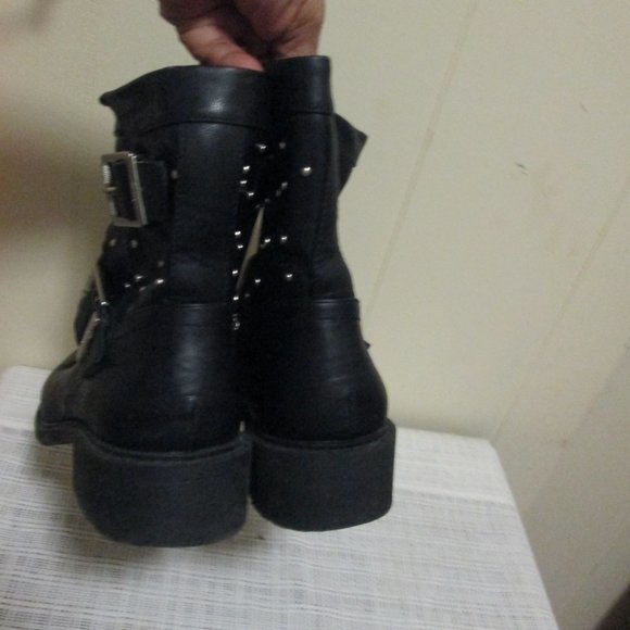 Circus Sam  DANNELLY  Booties Boots Ankle Studded Buckles, Size 8.5 - Picture 5 of 7